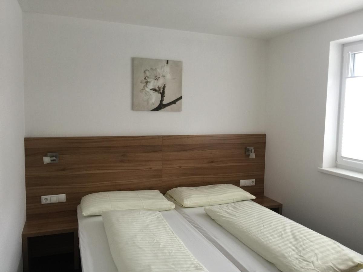 Townville Flachau Room photo